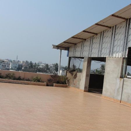 Shubham Beach Hotel Puri Bagian luar foto